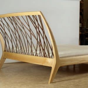 Bett metallfrei mit Kopfteil aus Massiv - Holz Eschei