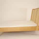 Bett und Kopfteil mit Wiener Geflecht, Rahmen und Gestell aus Massivholz