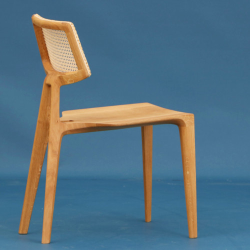 Das Design dieses Stuhls ist modern und zeitlos