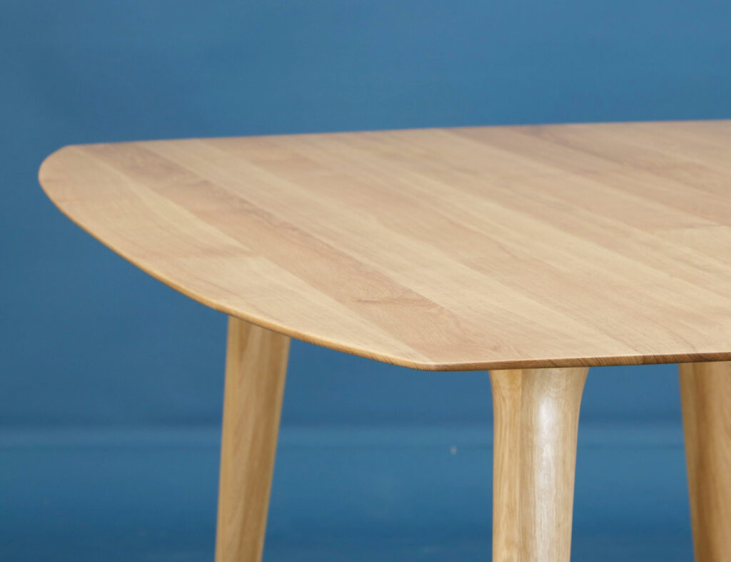 Esszimmer | Entdecken Sie Tische mit klarer Eleganz und präziser Linienführung